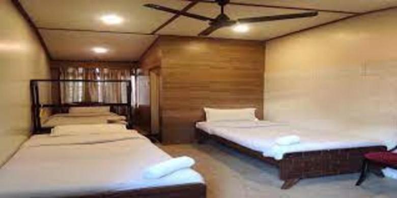 Baba Tourist Lodge Shillong Exteriör bild