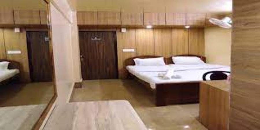 Baba Tourist Lodge Shillong Exteriör bild