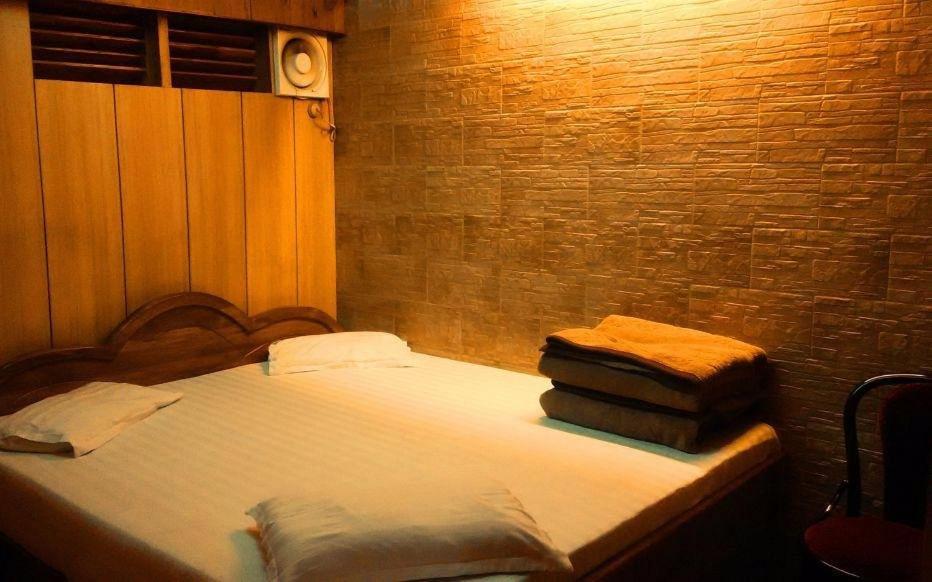 Baba Tourist Lodge Shillong Exteriör bild