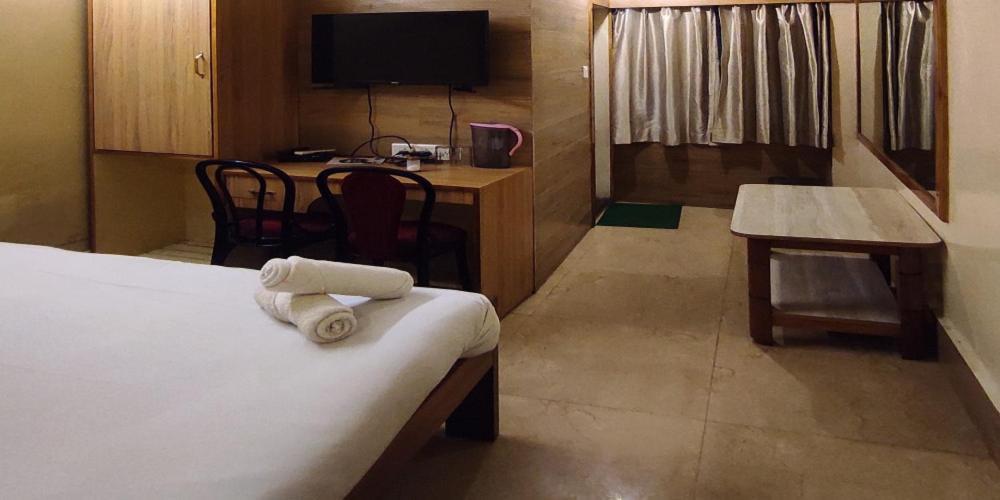 Baba Tourist Lodge Shillong Exteriör bild