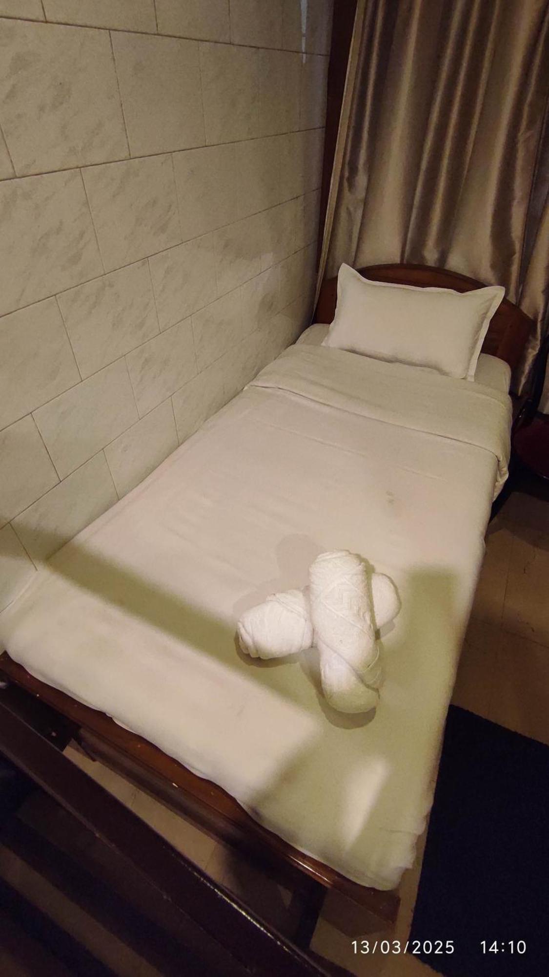 Baba Tourist Lodge Shillong Exteriör bild