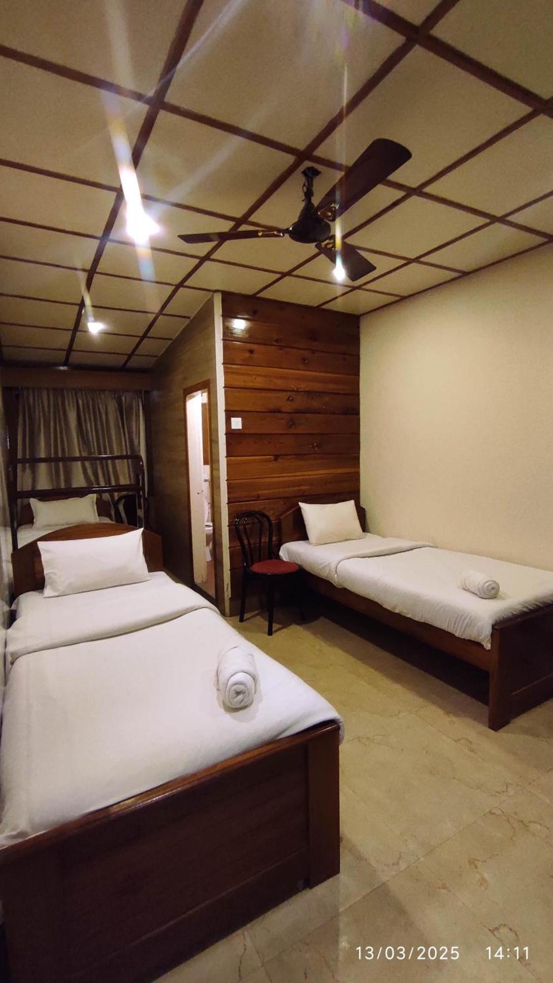 Baba Tourist Lodge Shillong Exteriör bild