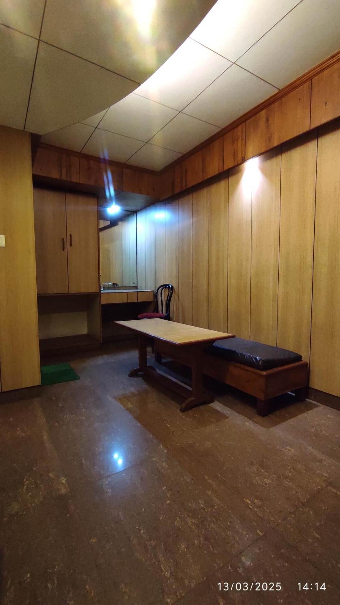 Baba Tourist Lodge Shillong Exteriör bild