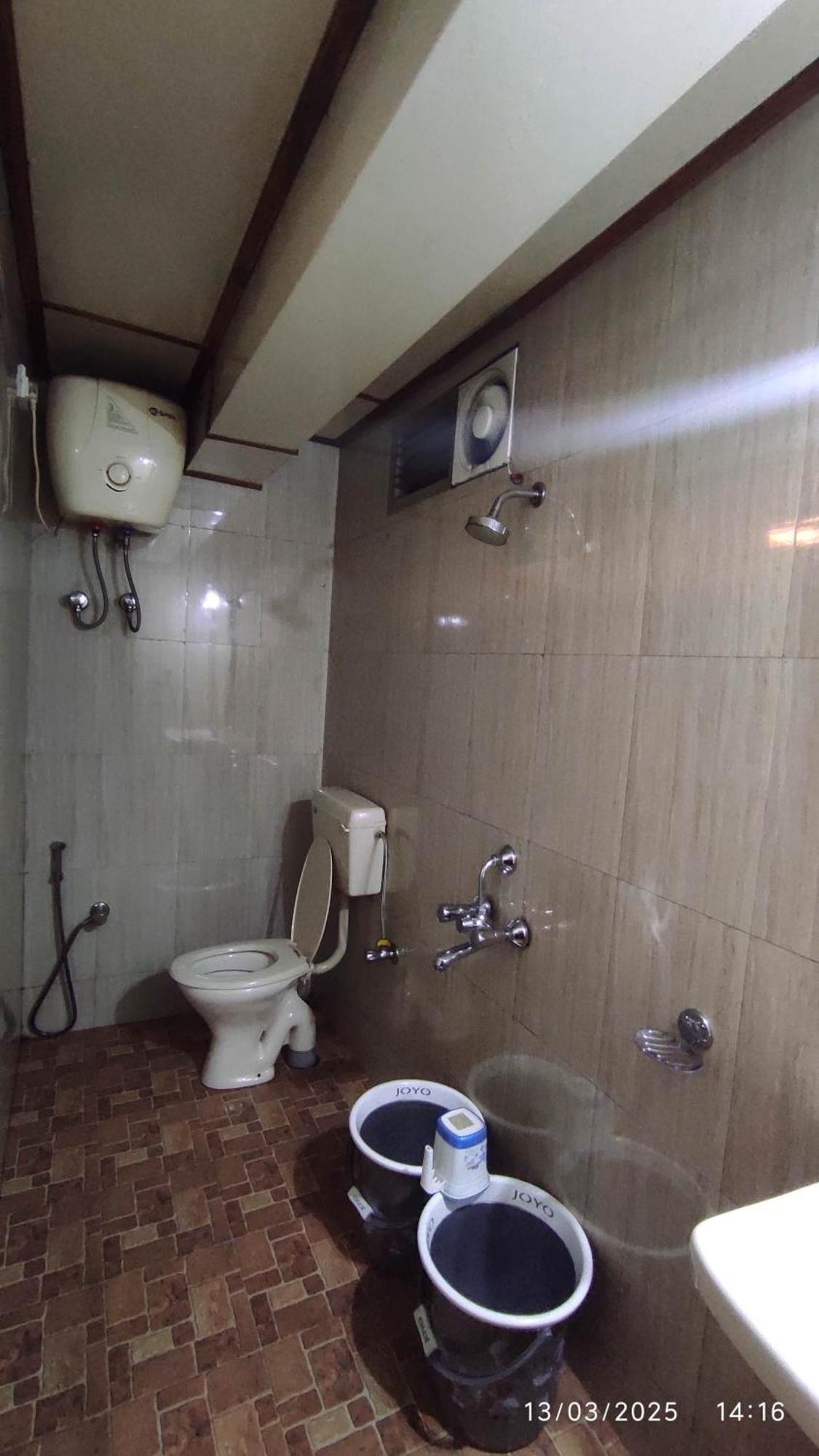 Baba Tourist Lodge Shillong Exteriör bild