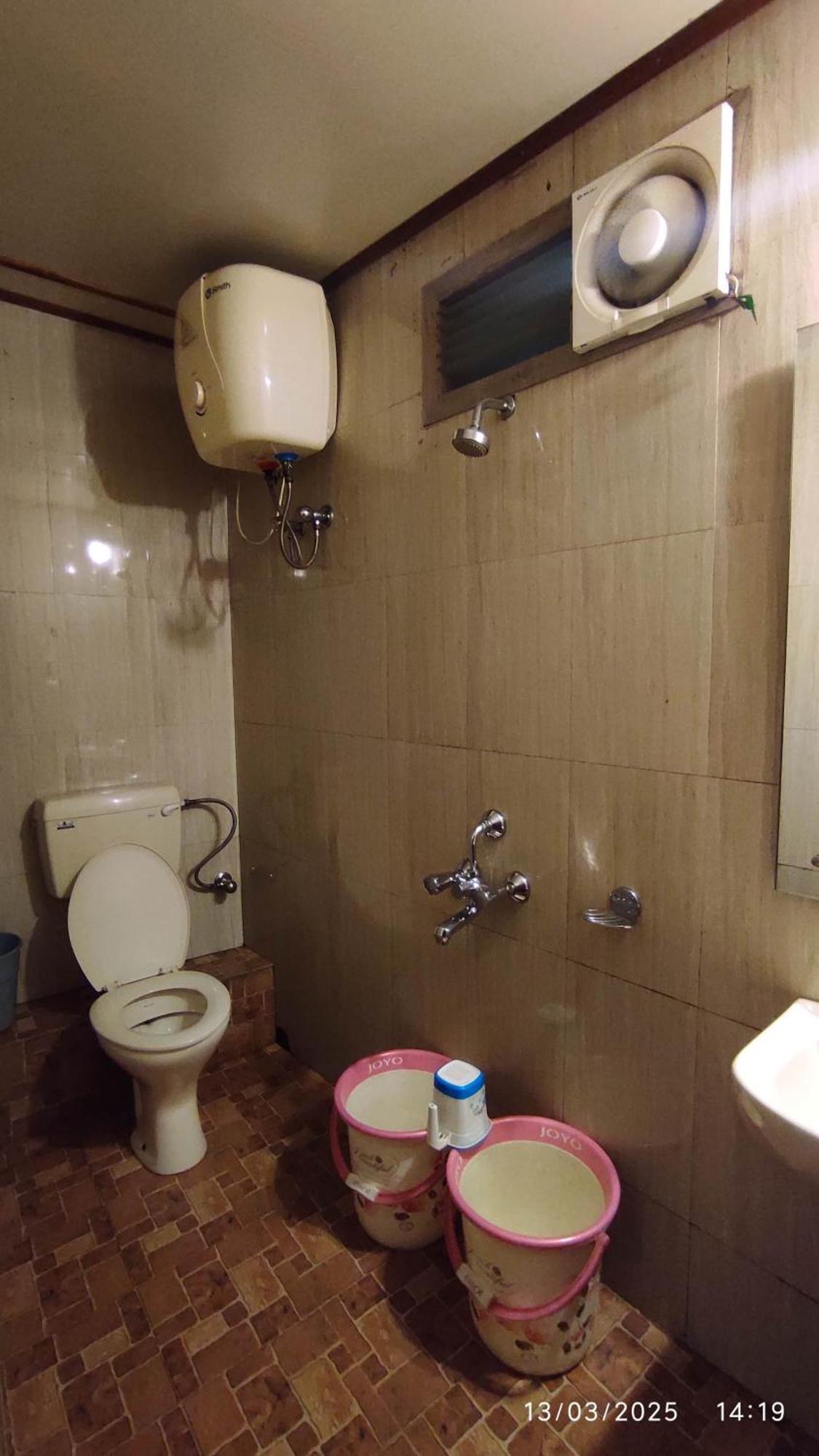Baba Tourist Lodge Shillong Exteriör bild